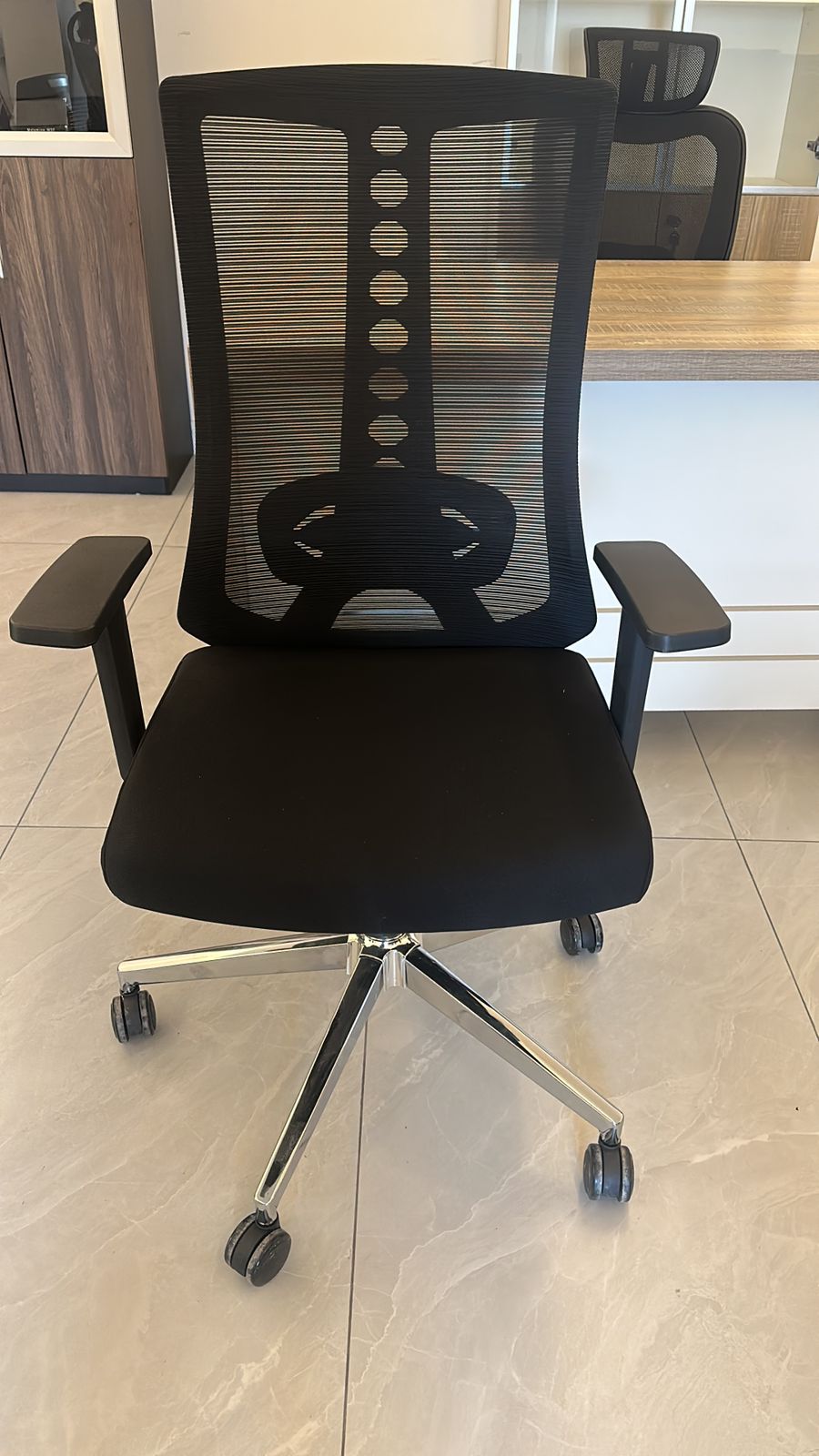 SM5: Mid Back Mesh Chair